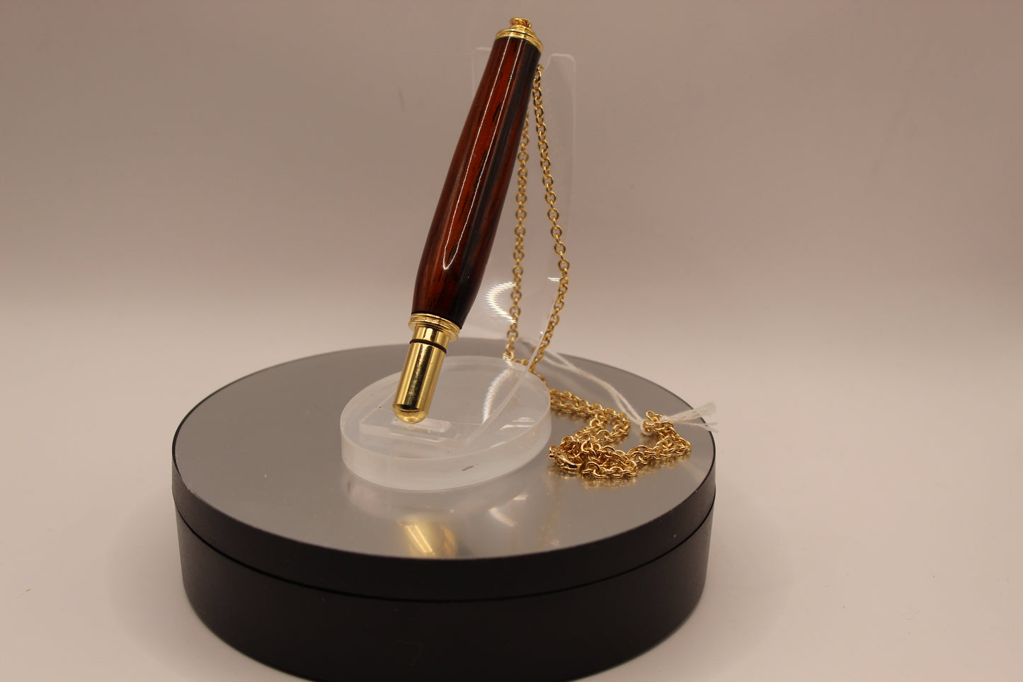 Scissors on a Neckless