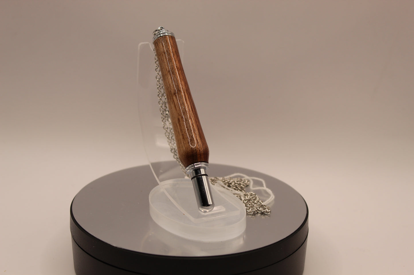 Scissors on a Neckless