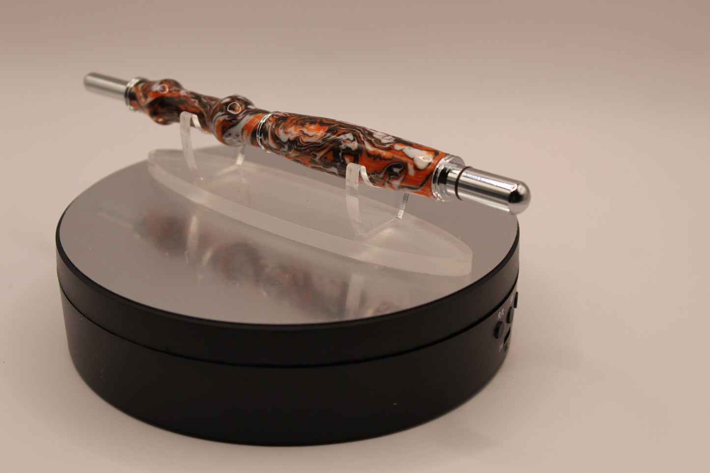 Scissors on a Neckless