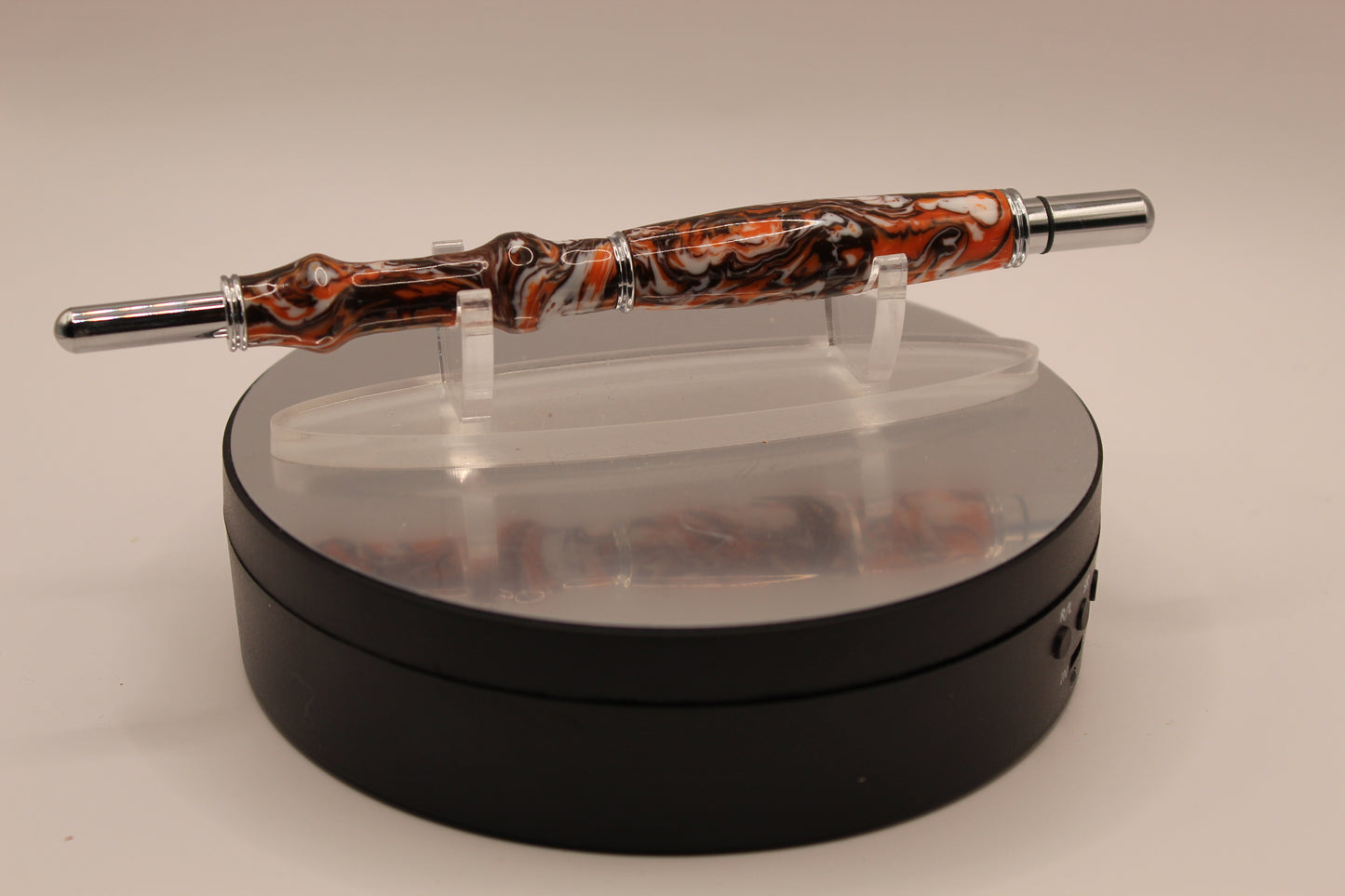 Scissors on a Neckless