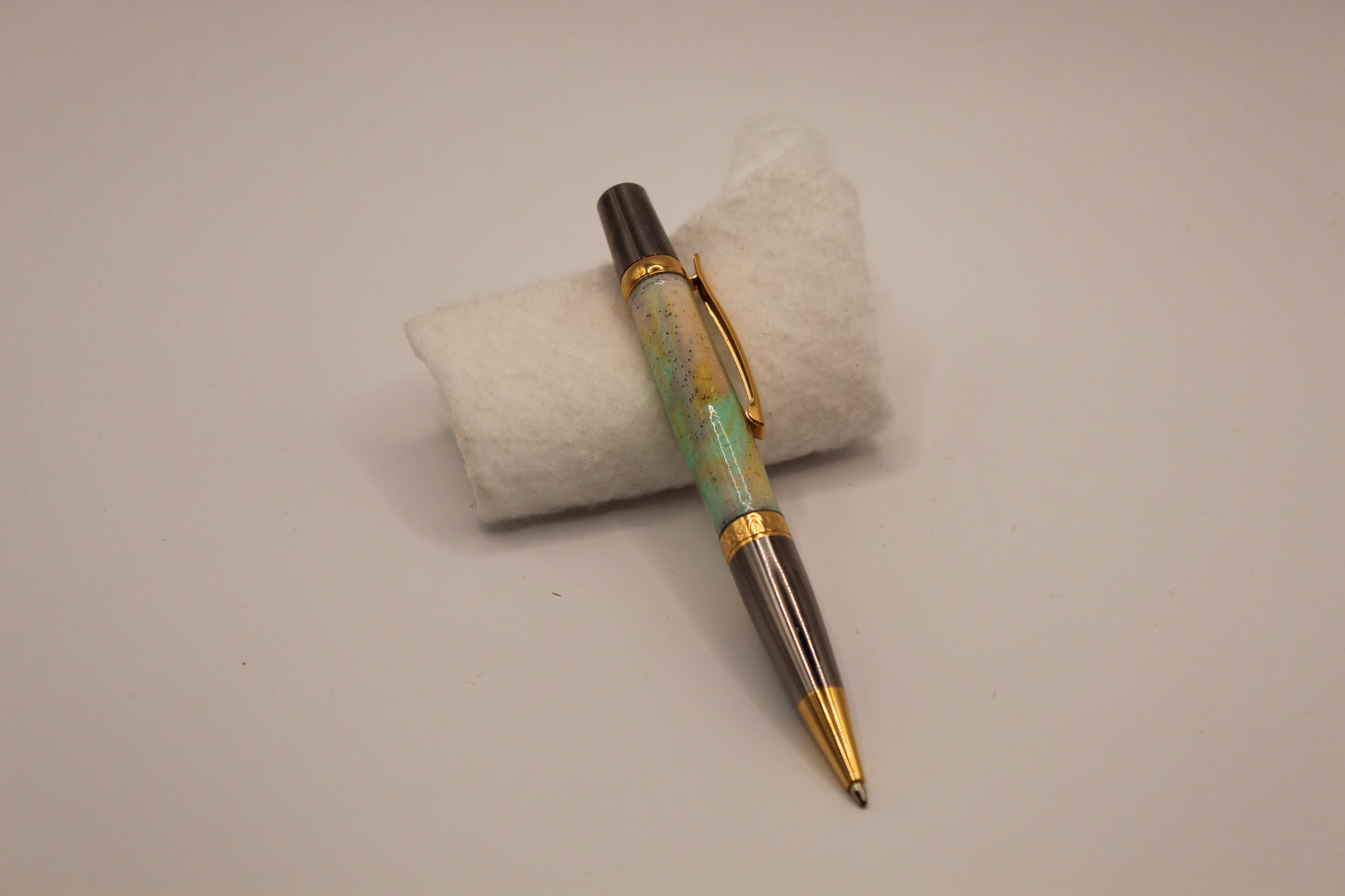 Sierra Elegant Beauty Twist Ballpoint Pen